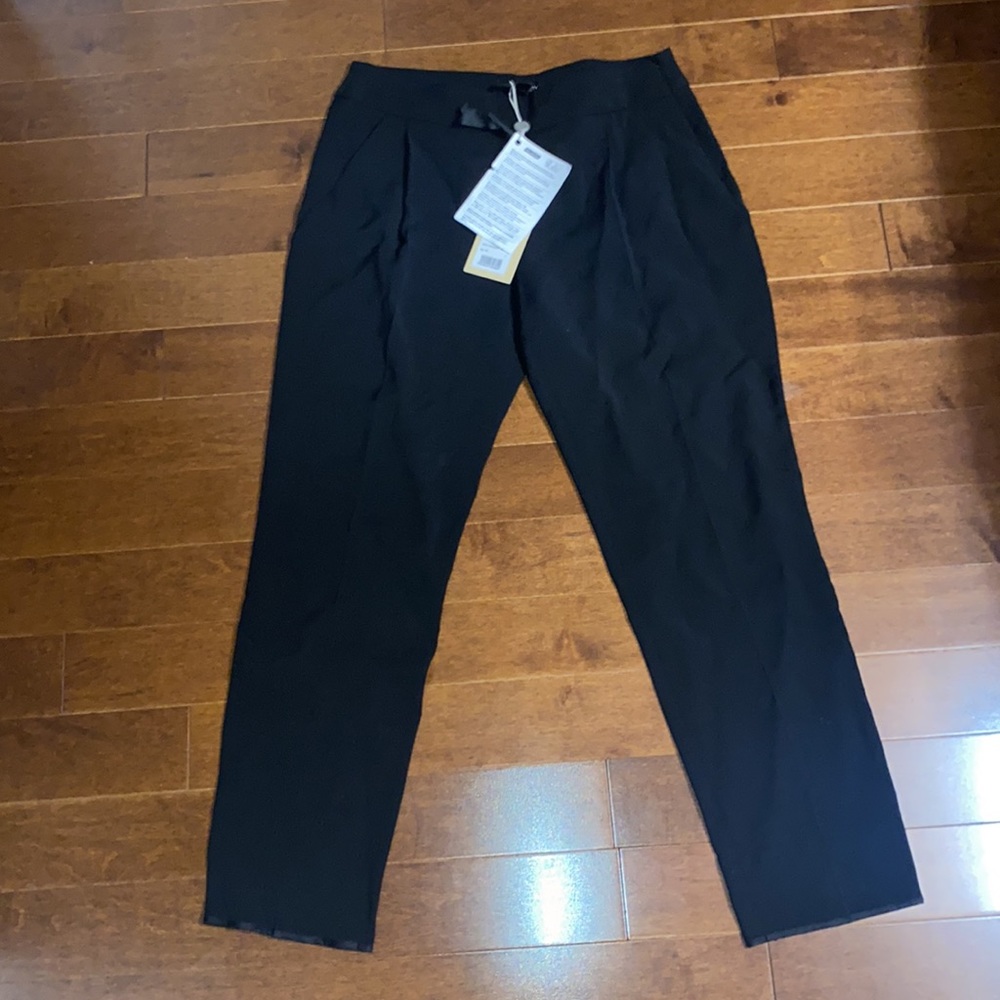 Classic Giambattista Valli black trousers. NWT!! Size 42 IT/6 US Retails 1500$+!